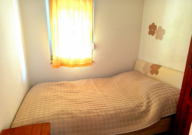 Manja soba / Smaller bedroom